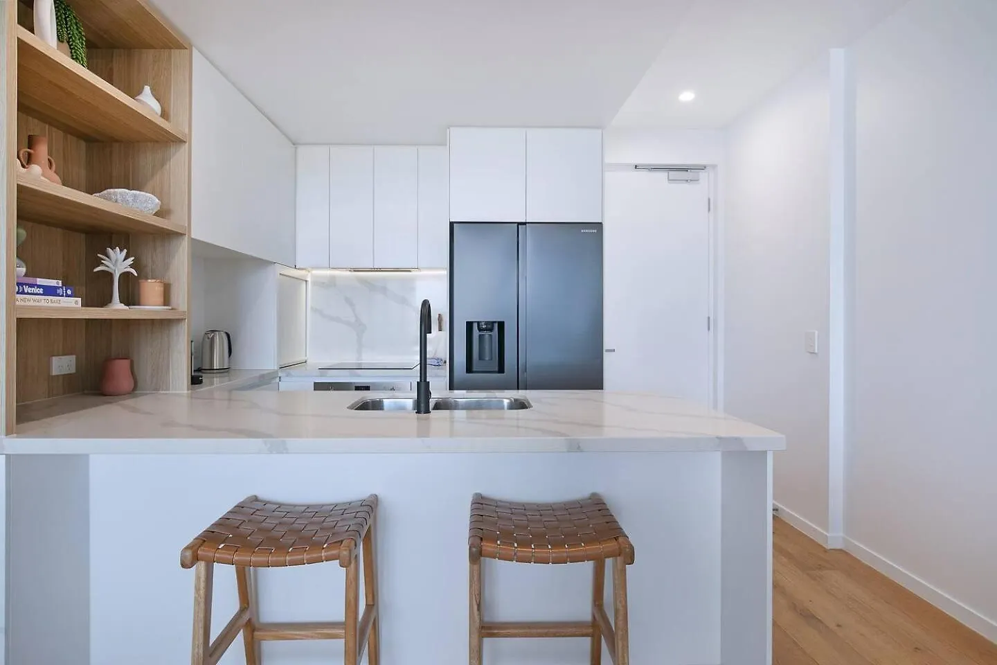 Apartment Starlit Palms Chic Poolside Haven By The Beach Gold Coast