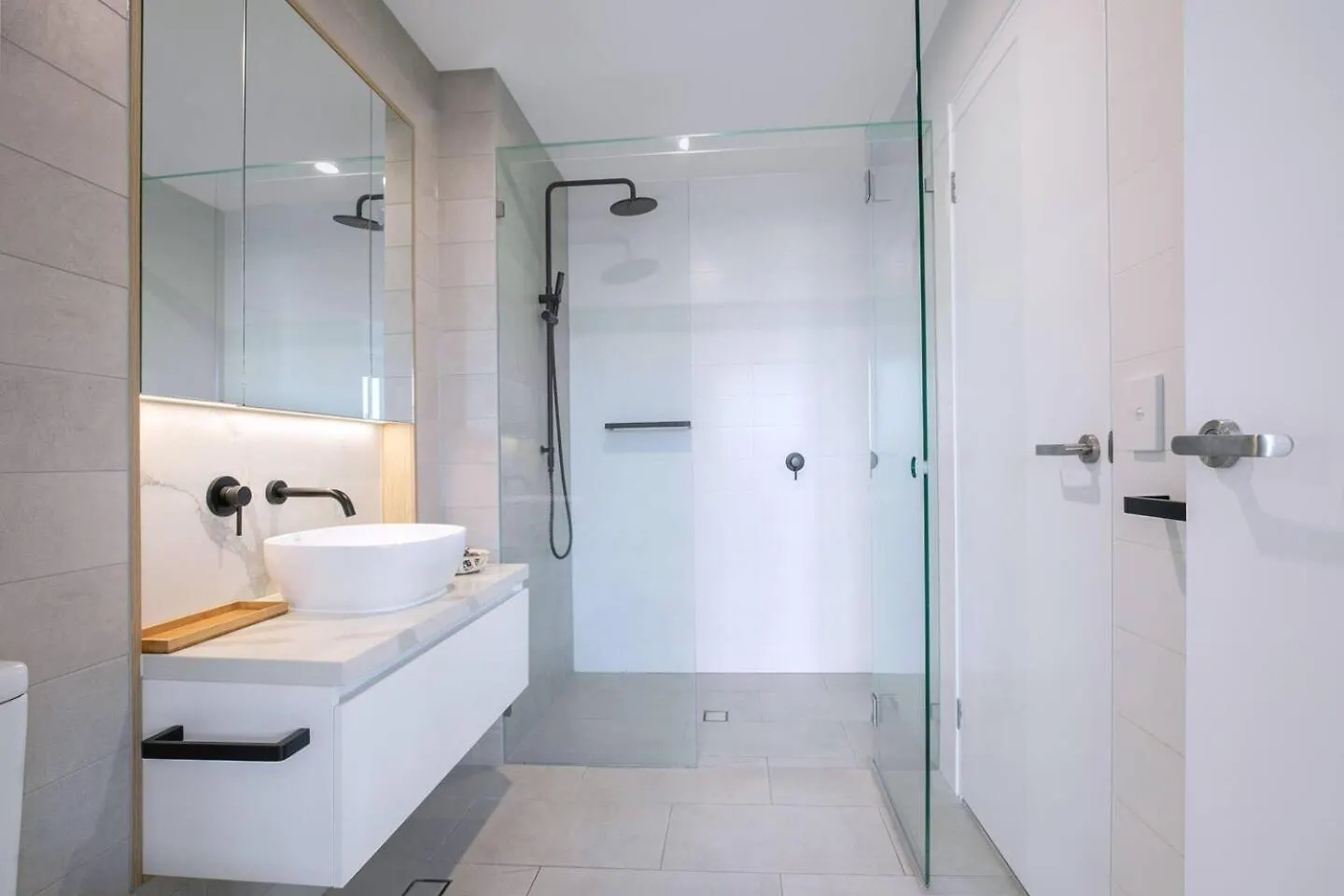 Apartment Starlit Palms Chic Poolside Haven By The Beach Gold Coast Australia