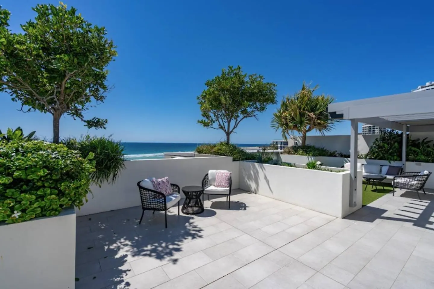 Apartment Starlit Palms Chic Poolside Haven By The Beach Gold Coast Australia